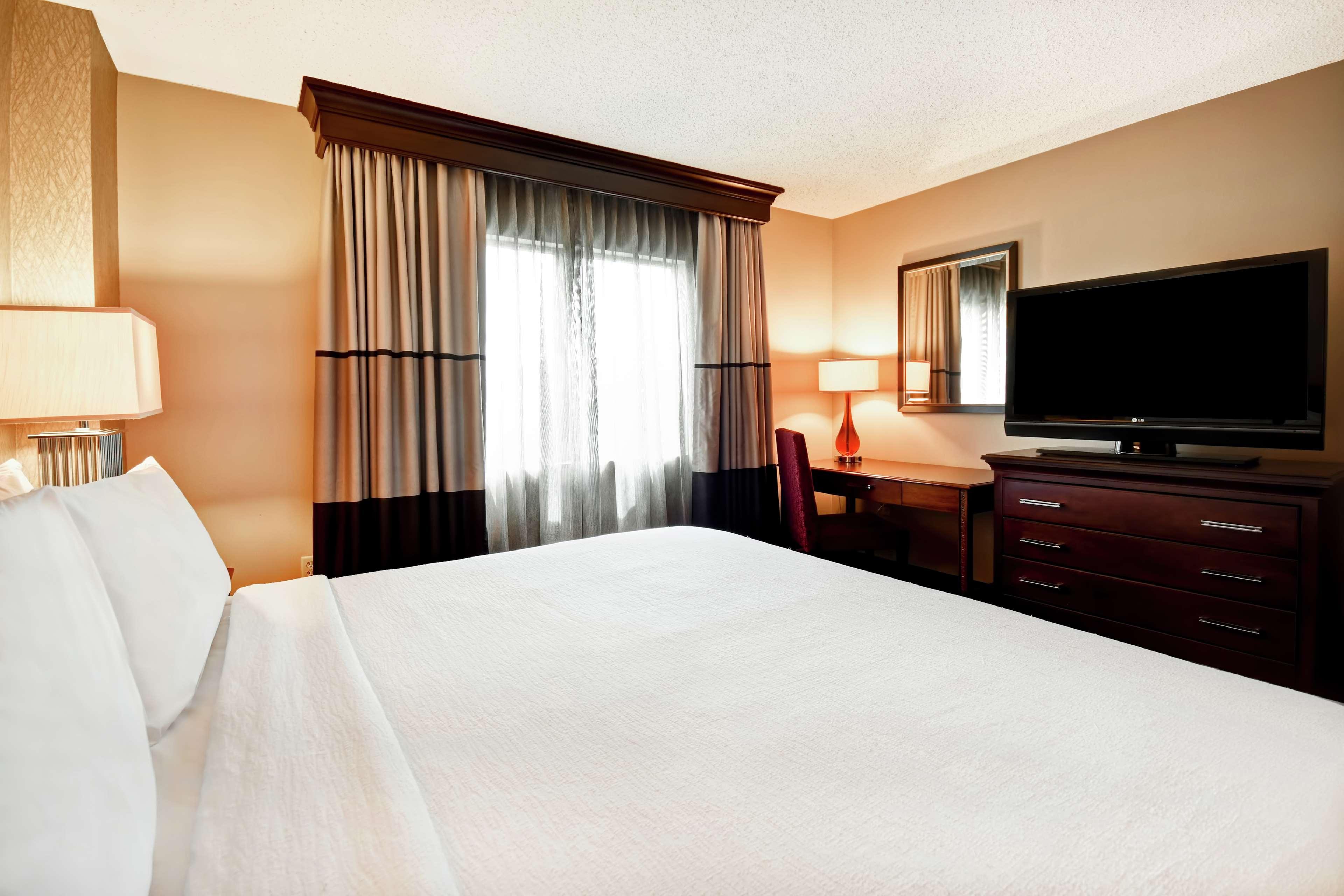 Embassy Suites By Hilton Dulles Airport Herndon Exterior photo