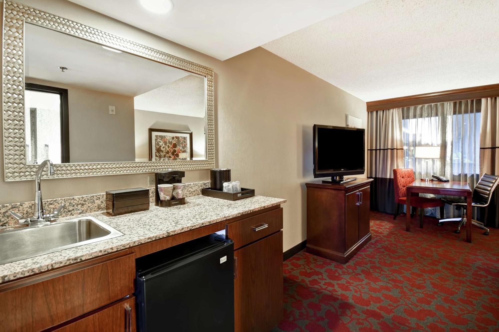 Embassy Suites By Hilton Dulles Airport Herndon Exterior photo